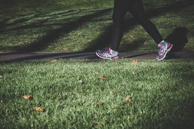 can-you-wear-running-shoes-for-walking